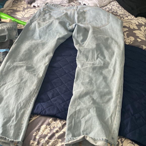 LRG distressed jeans used like new - Picture 2 of 2